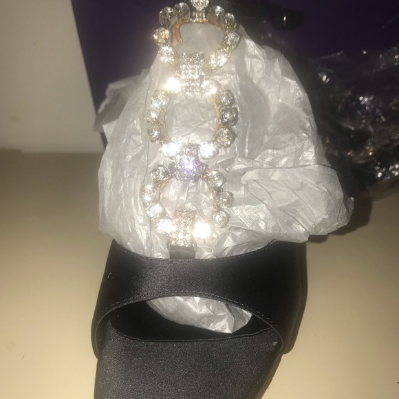 Woman’s Enzo Angiolini EADomenica Satin Black/Clear 8.5M NIB - Picture 2 of 16